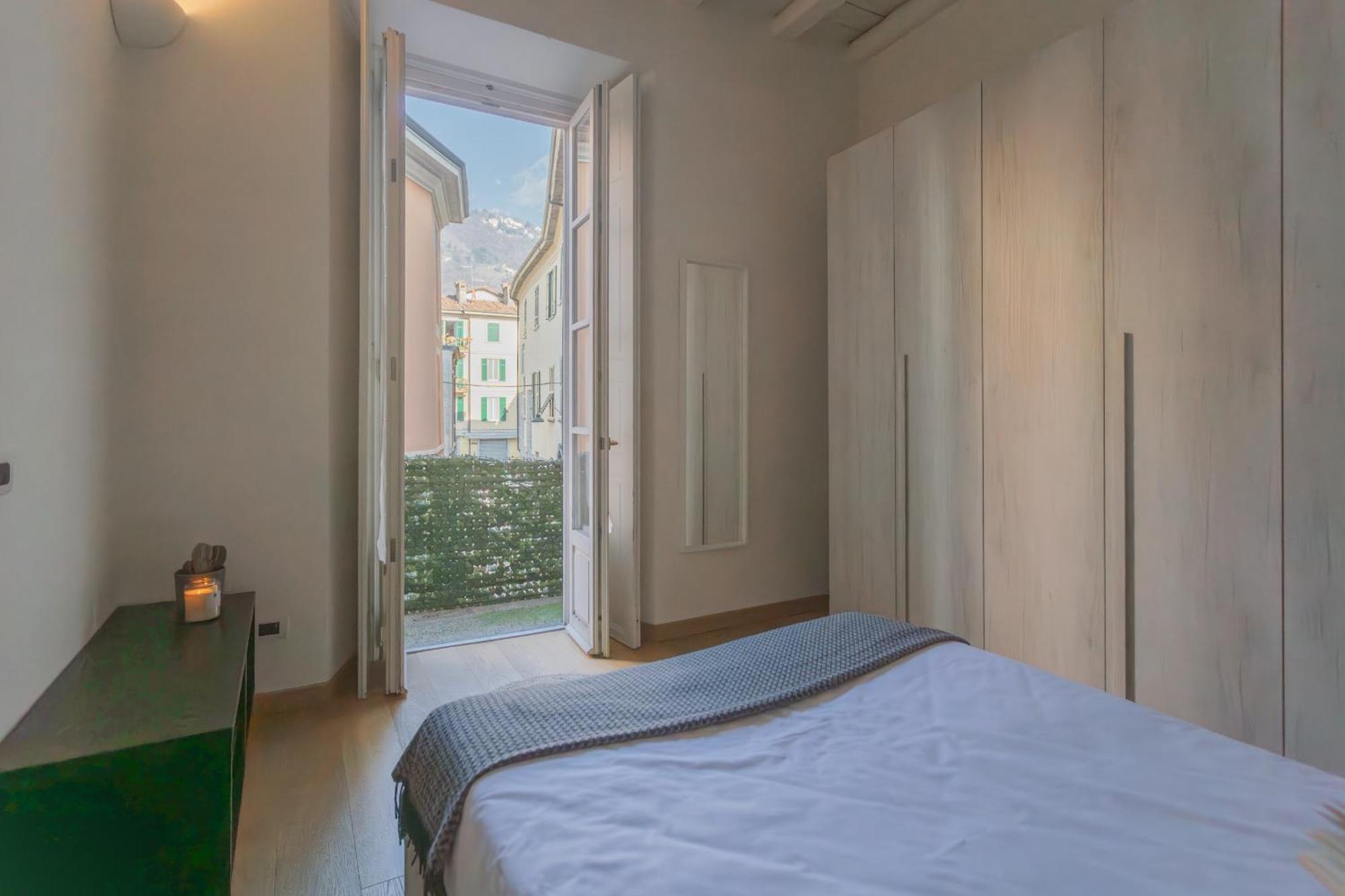 Wine Not Apartment In Como City Centre Kültér fotó